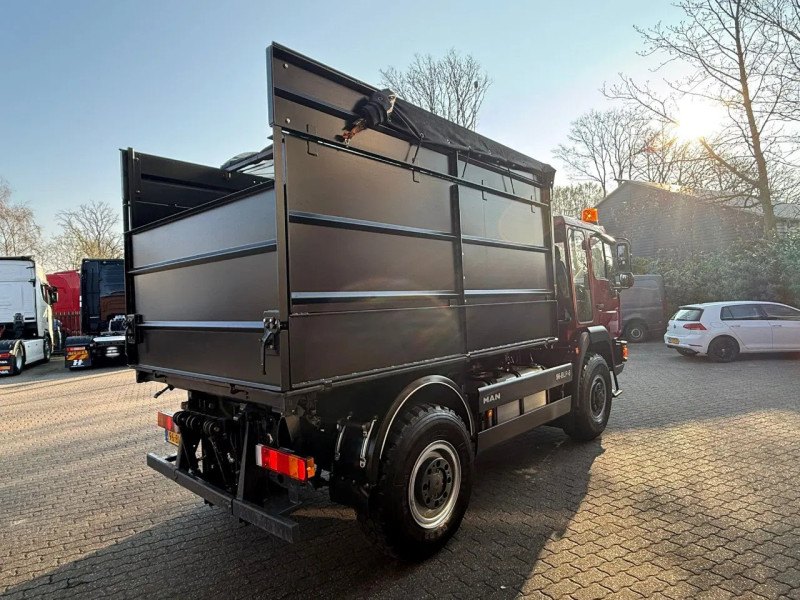 MAN 10,163 4x4 63,042KM!!! PTO/Hydraulic front+rear PTO Lift rear 3 Side tipper