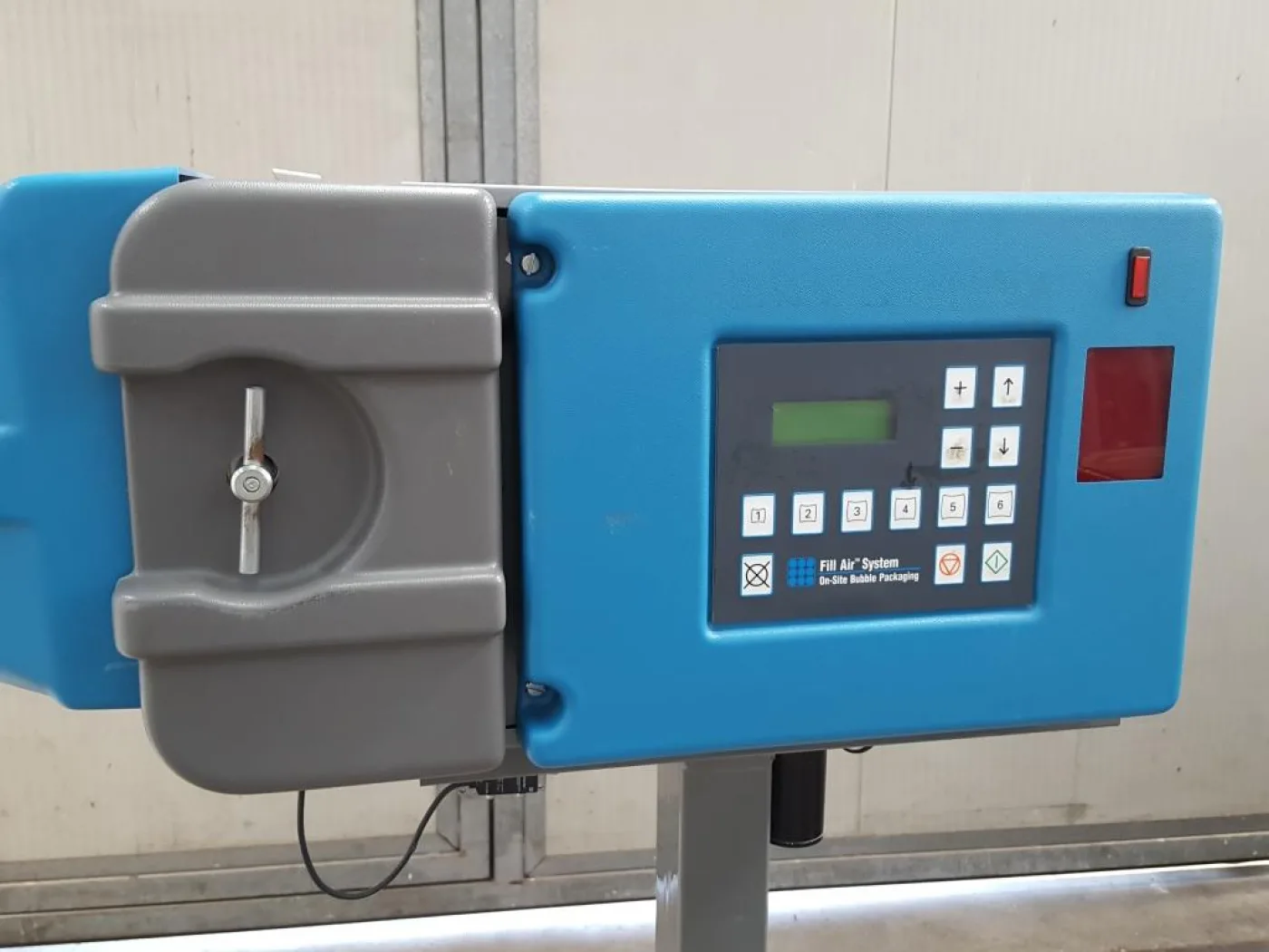 MACCHINA PER LA PRODUZIONE DI CUSCINI D’ARIA PER LA PROTEZIONE DI MERCI – SEALED AIR CORPORATION MOD. FILL AIR SYSTEM 250 - 2