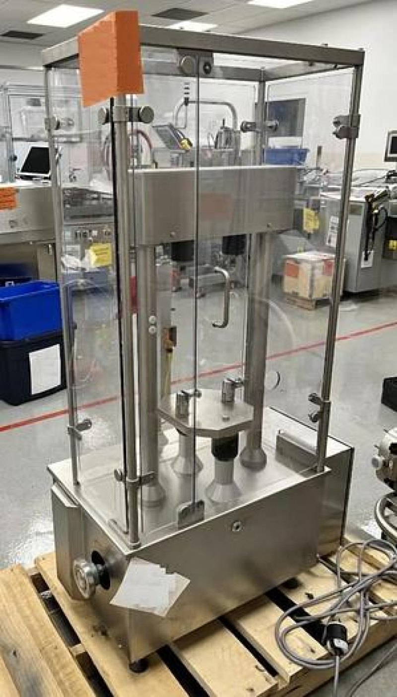 INOVA - Riempitrice Liquidi