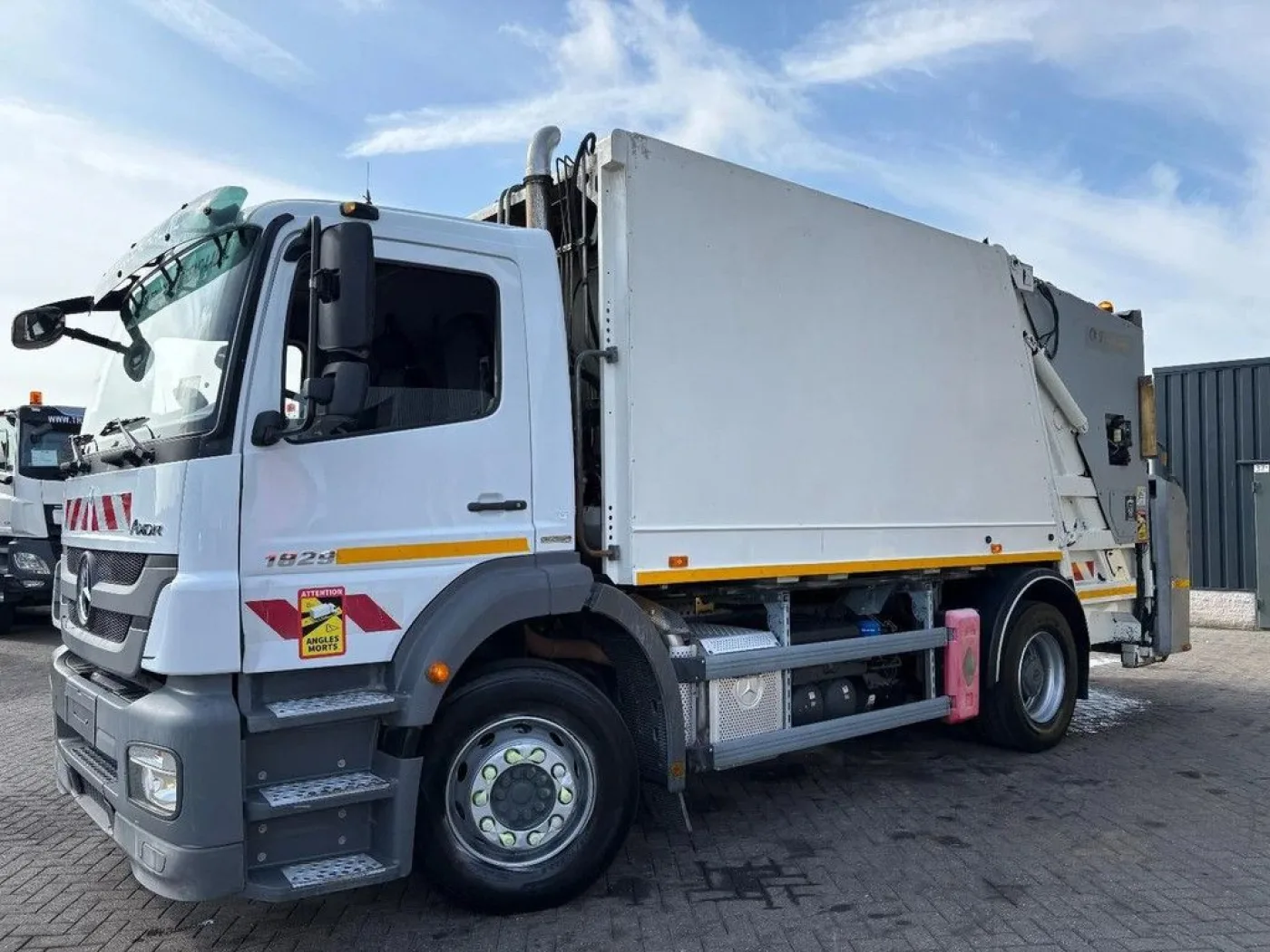 Mercedes-Benz Axor 1829 +FAUN GARBAGE TRUCK 14.5 m3 + PERFECT WORKING + EURO 5 + 3 CHAIRS - 6
