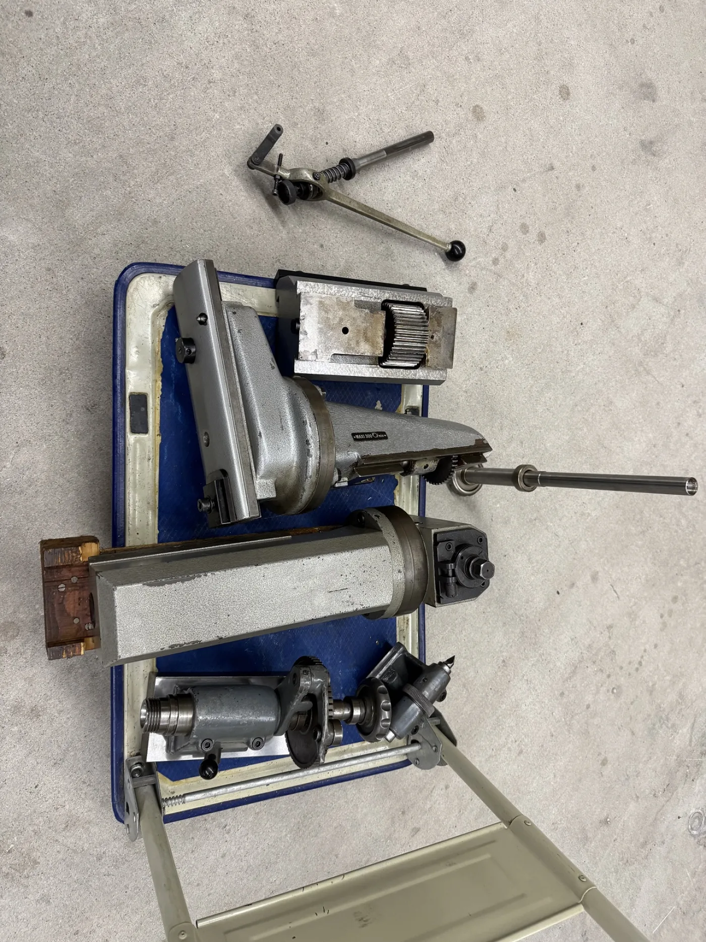FRAISEUSE UNIVERSELLE ACIERA TYPE F-3 - 3