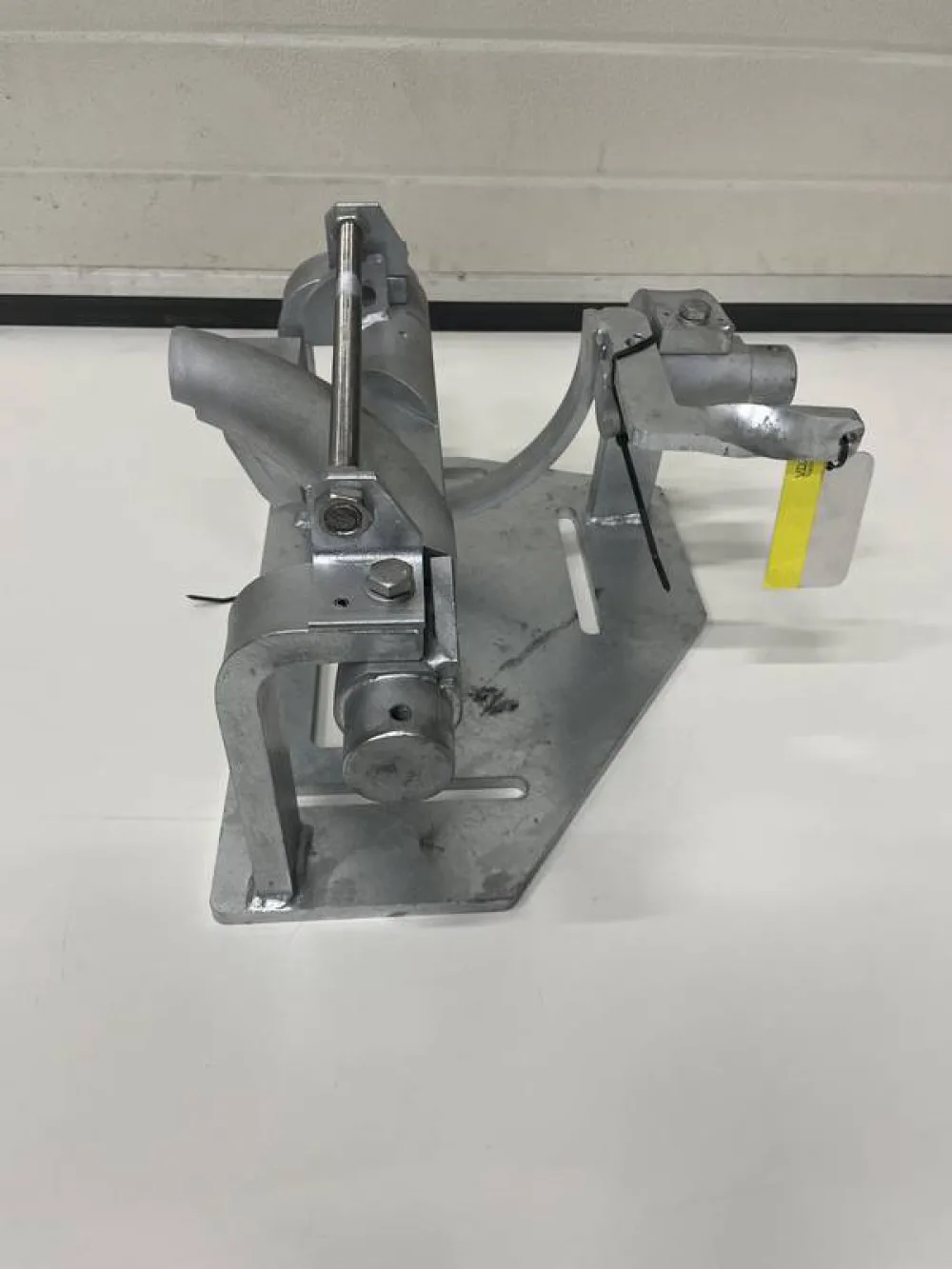 Switch left inside 90°. Tube height 15 cm. On plate