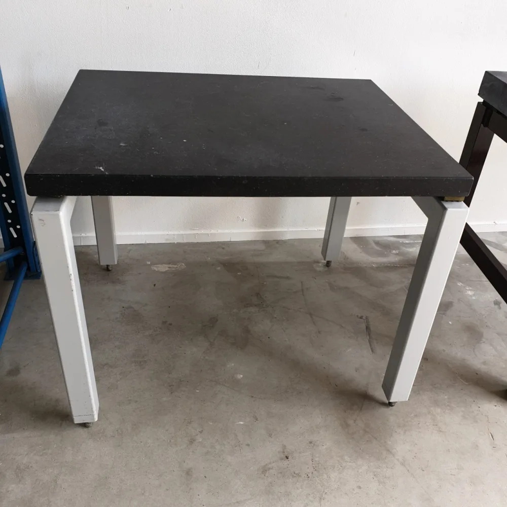 1515-Used laboratory weighing table, granite top