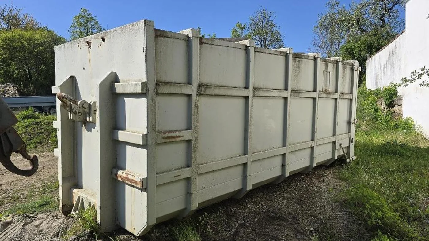 BIG Hakenliftcontainer mit 5000 l Tank - 8