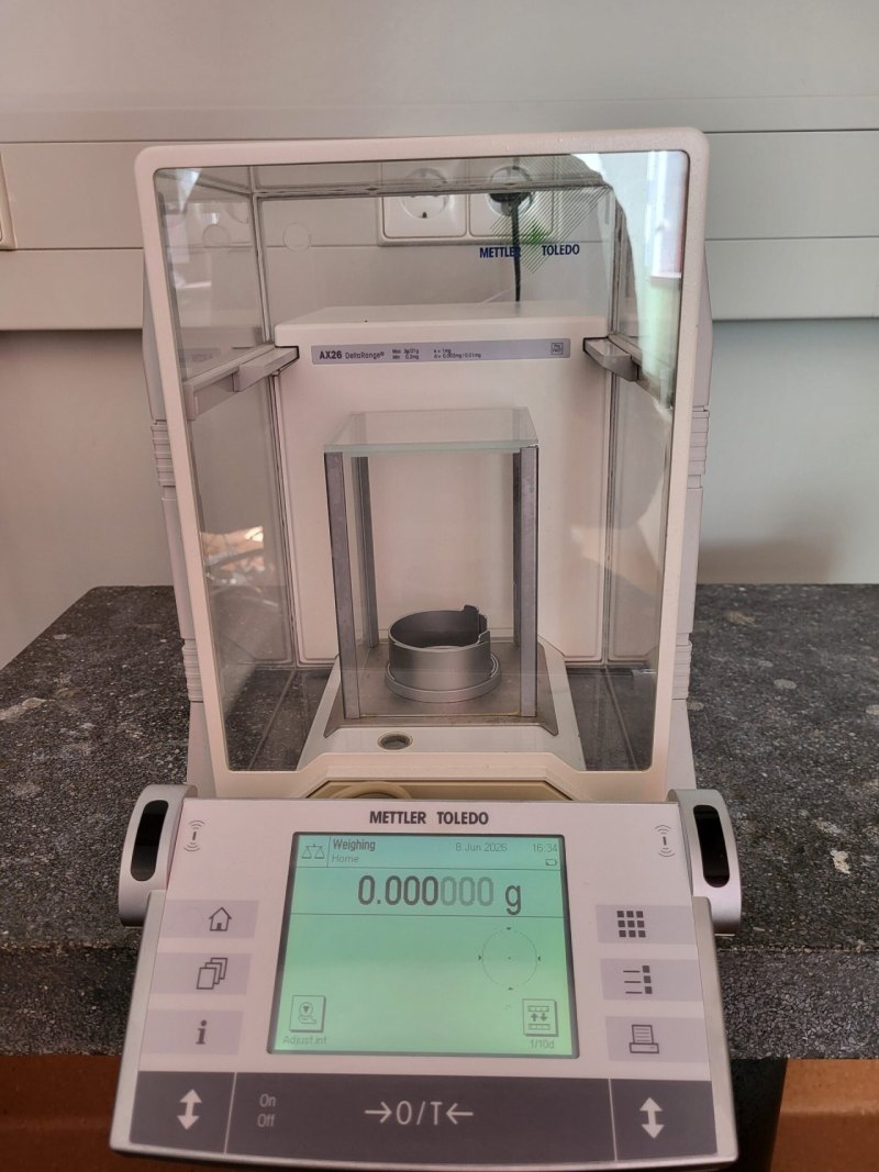 2519 - Used Mettler Toledo AX26 DeltaRange Microbalance