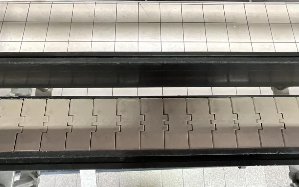 2016 Sipac Sipac 010 011 81mm Convoyeur Belt for Bottles with HMI and Puissance and Controls Enclosure - Line 1