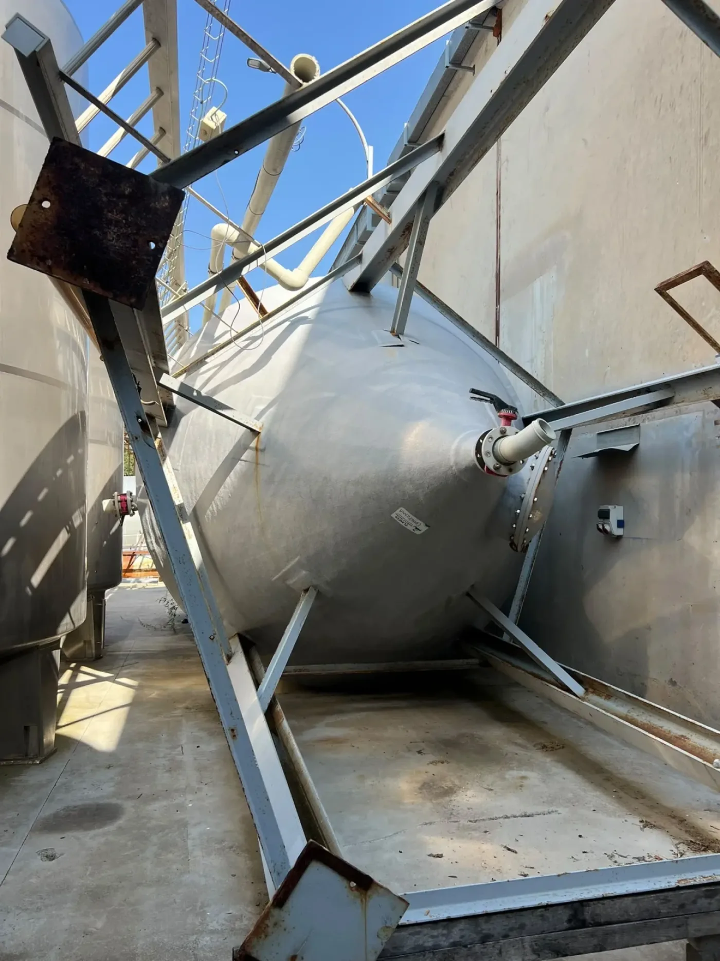 USED FIBREGLASS TANK - 3