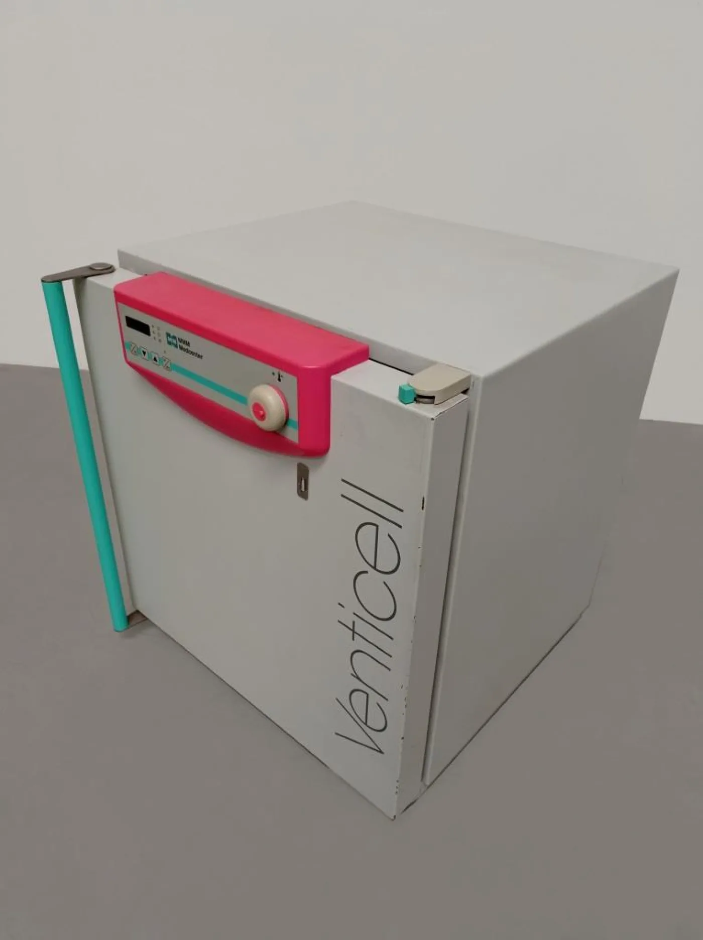 FORNO DI ESSICCAZIONE DA LABORATORIO – MMM MEDCENTER GMBH – MOD. VENTICELL 55 - 7