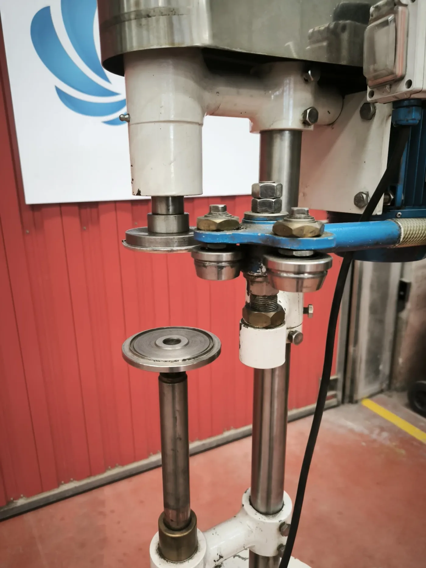 USED SEMI-AUTOMATIC CAN SEAMER - 3