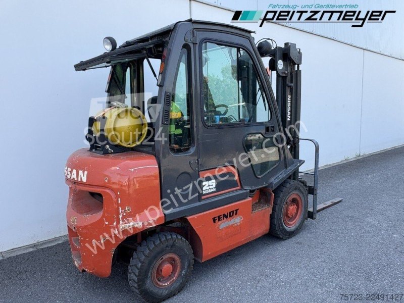 Nissan Gabelstapler 2,5 t. Gas mit Kabine und Heizung