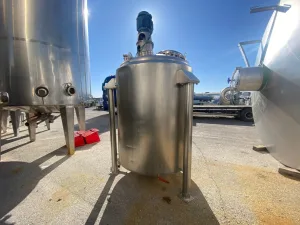 DEPÓSITO REACTOR ISOTERMO 1.500 LITROS CON DOBE FONDO Y AGITADOR TIPO COWLES OCASIÓN