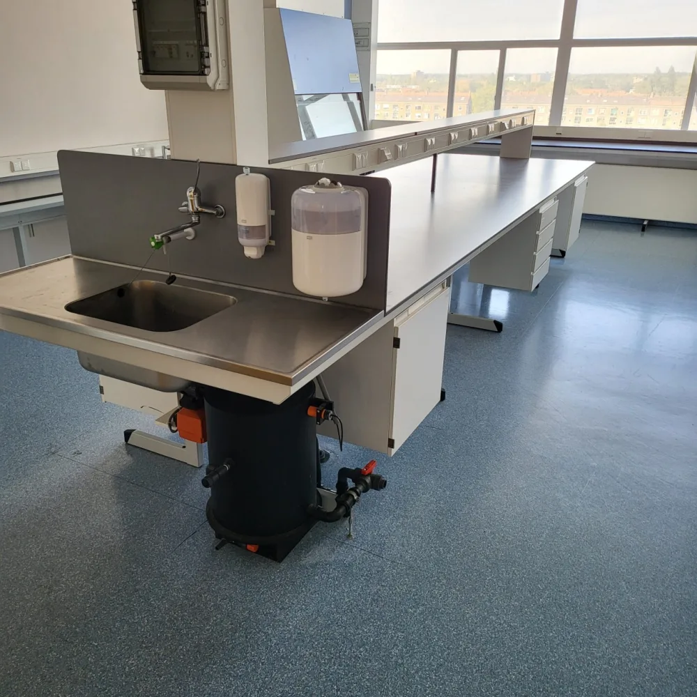2039 - Used S+B Island Table (545 cm)