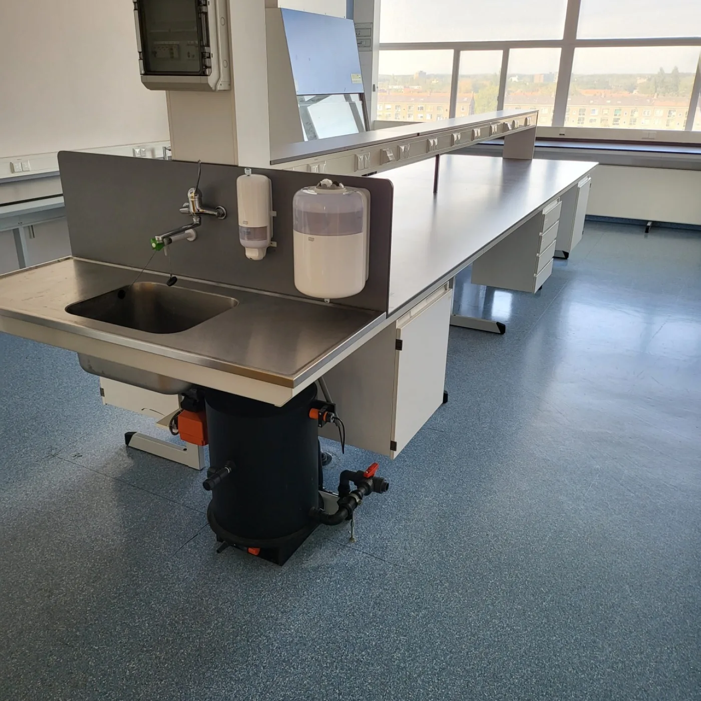 2039 - Used S+B Island Table (545 cm) - 1