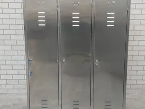 Stainless steel locker wtih 3 doors