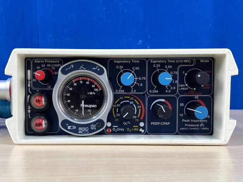 Smiths Pneupac Baby Pac 100 Ventilator