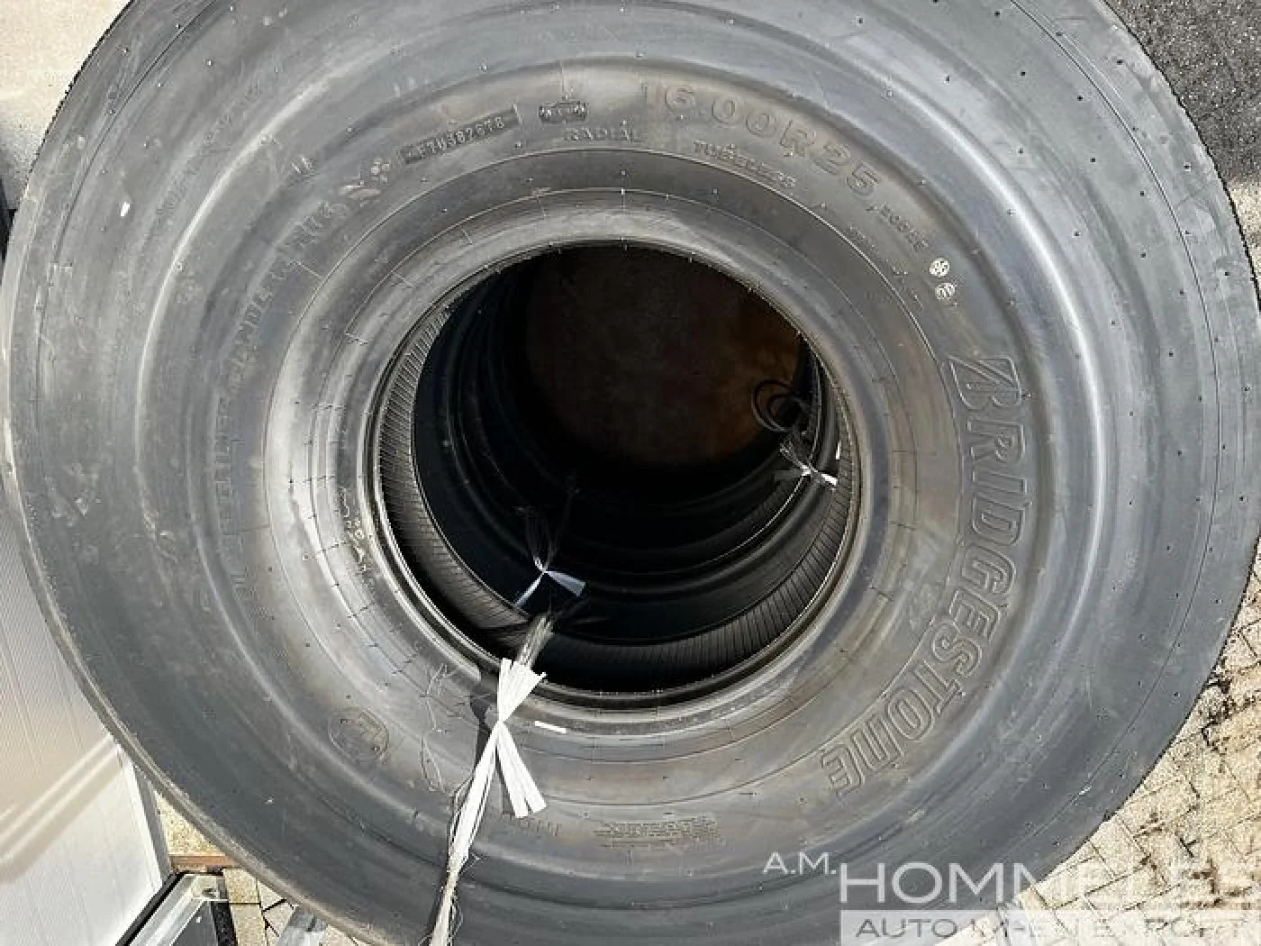 Bridgestone 16.00R25 container handler - 3