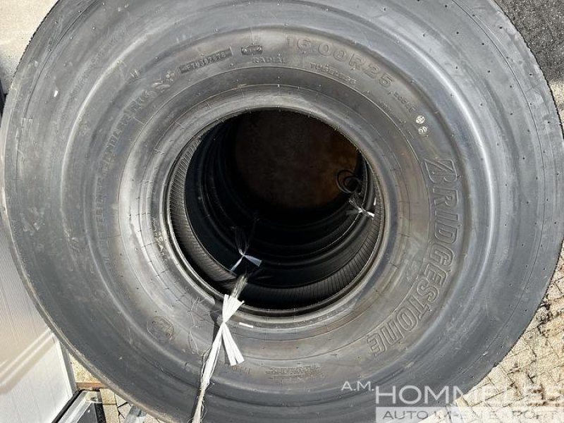 Bridgestone 16.00R25 container handler