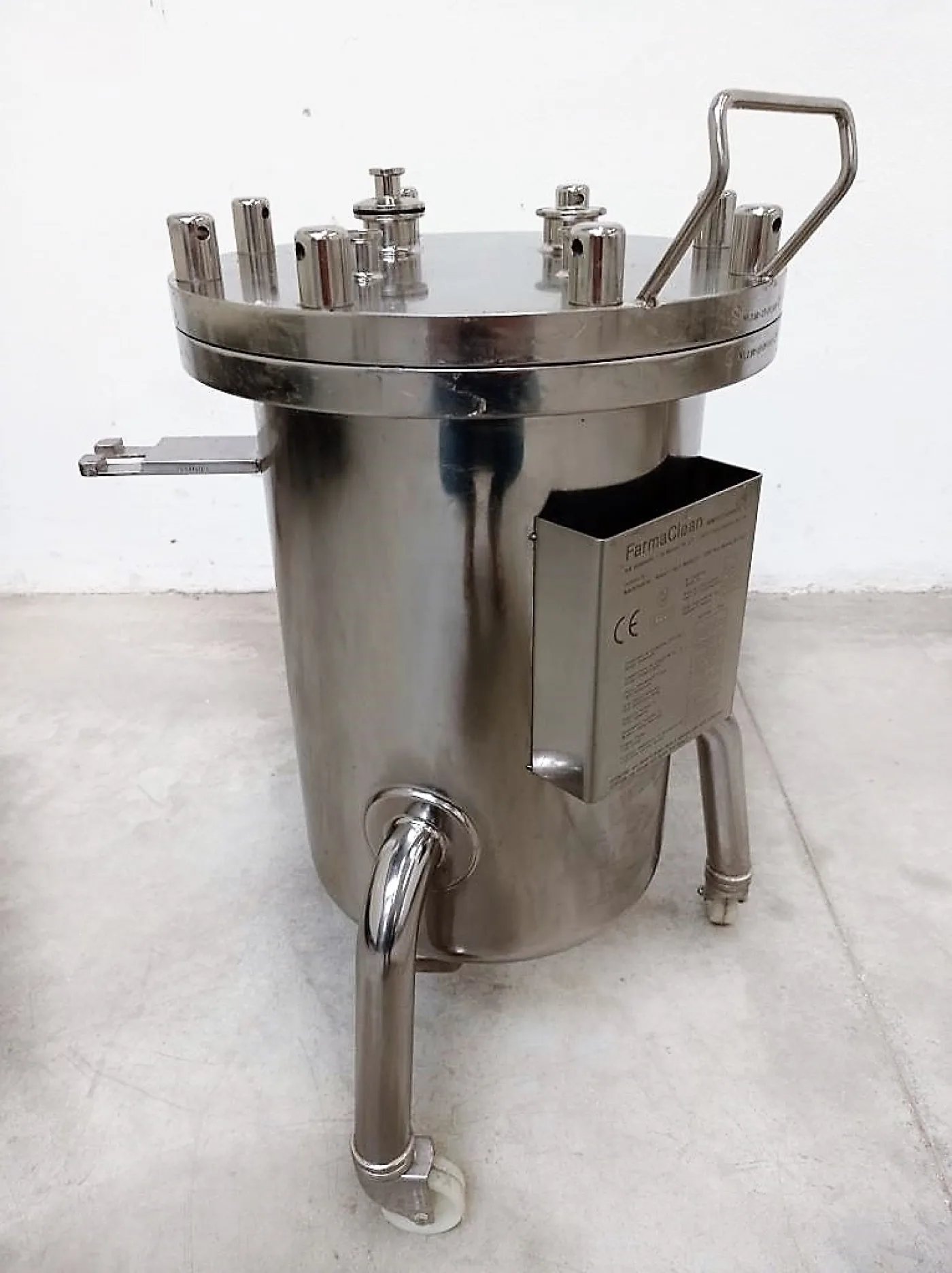 SERBATOIO CARRELLATO – AM INSTRUMENTS – MOD. FARMA CLEAN 25 LT - 5