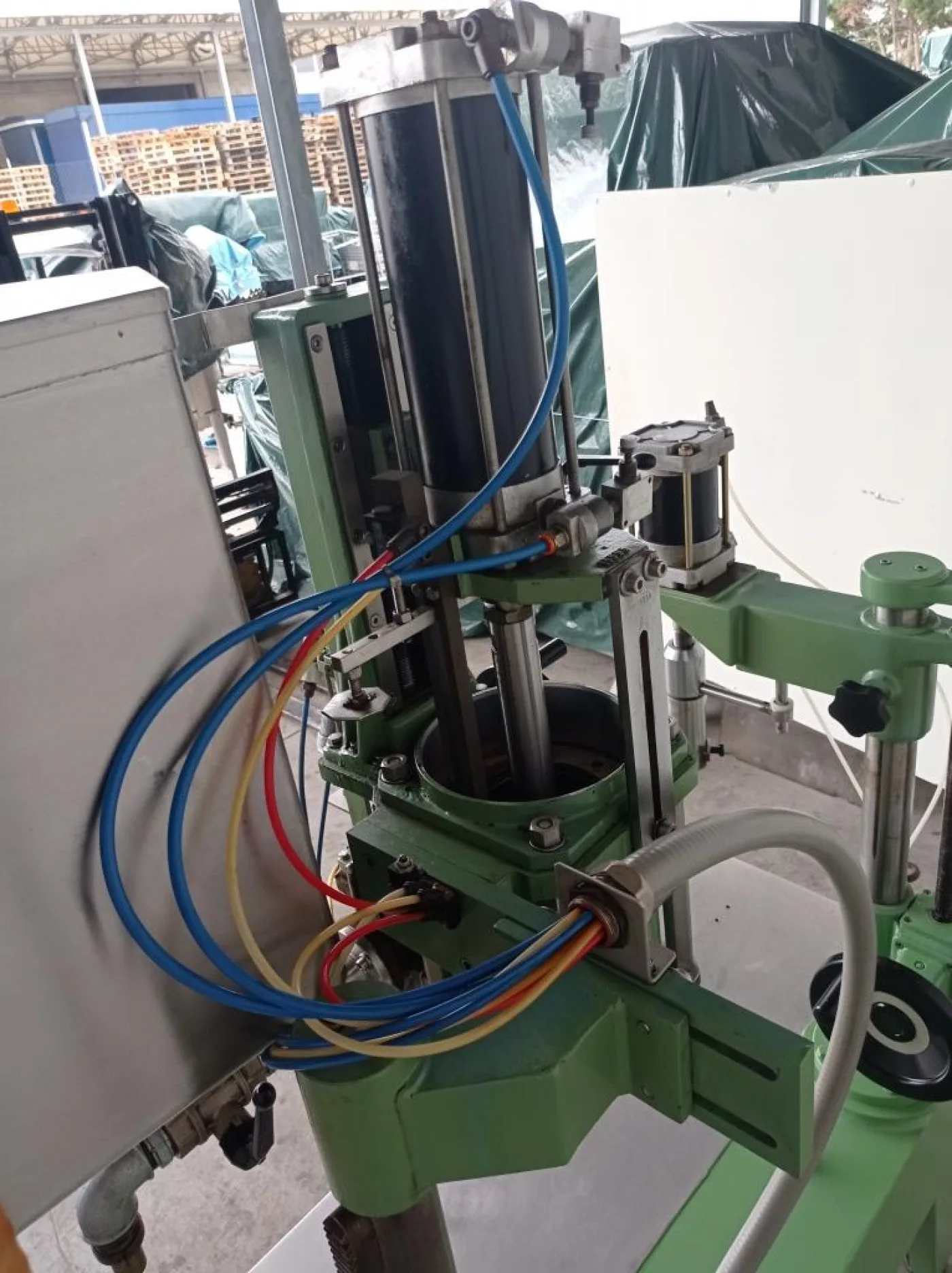 RIEMPITRICE E TAPPATRICE SEMIAUTOMATICA PER FLACONI – STEROMECCANICA - 4