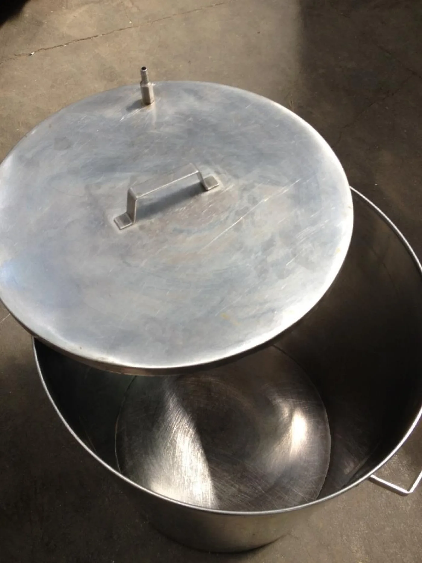 CONTENITORE IN ACCIAIO INOX MOD. 70 LITRI - 5