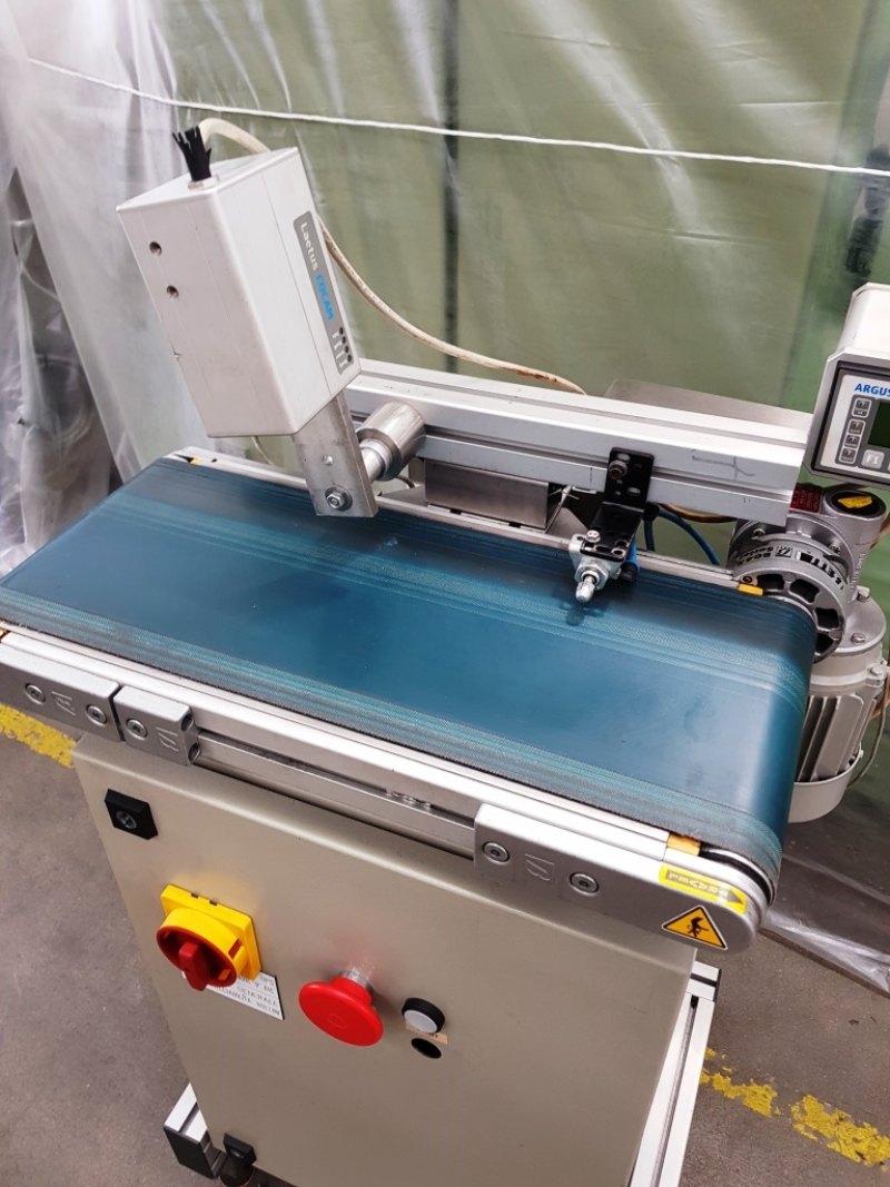 NASTRO A TAPPETO MOTORIZZATO CON SISTEMA DI CONTROLLO – ARGUS – MOD. LAETUS COCAM