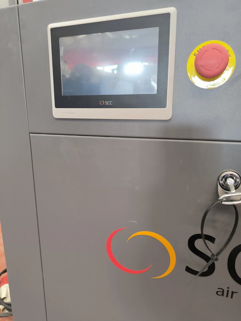 SCREW COMPRESSOR SCC BASE 7 VSD WITH REFRIGERATED AIR DRYER BL0030