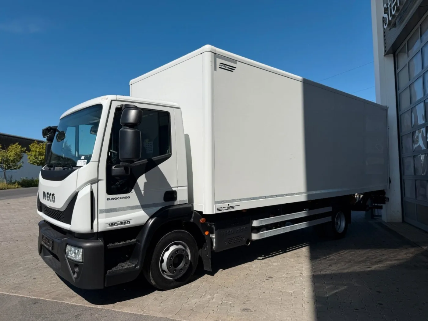 Iveco Eurocargo ML120E25 LBW PAlfinger 1.500kg 3 Sitze - 4