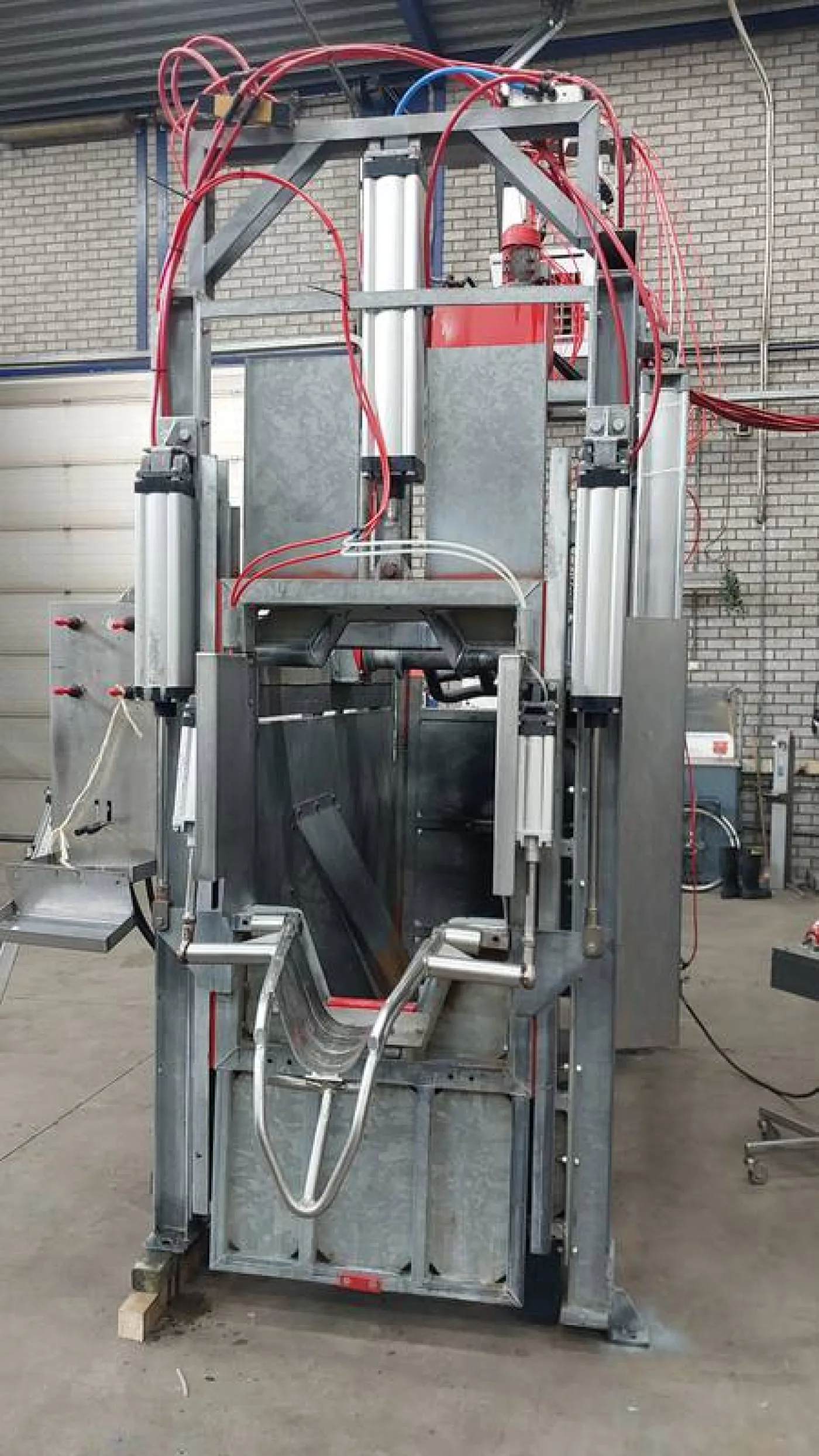 Halal Slaughtering box - Killing box - 4