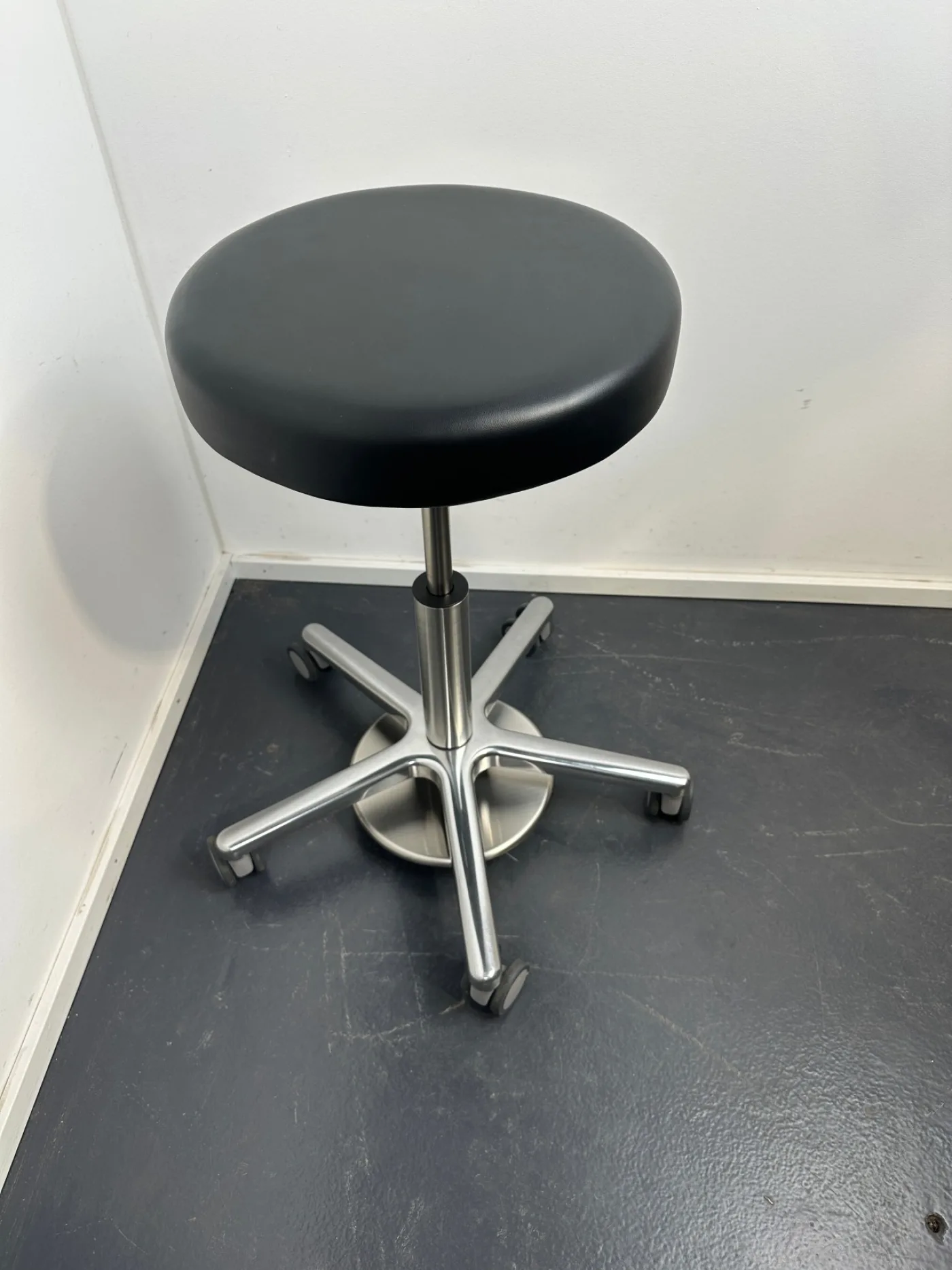 Brumaba OP-Hocker Höhenverstellbar - 2
