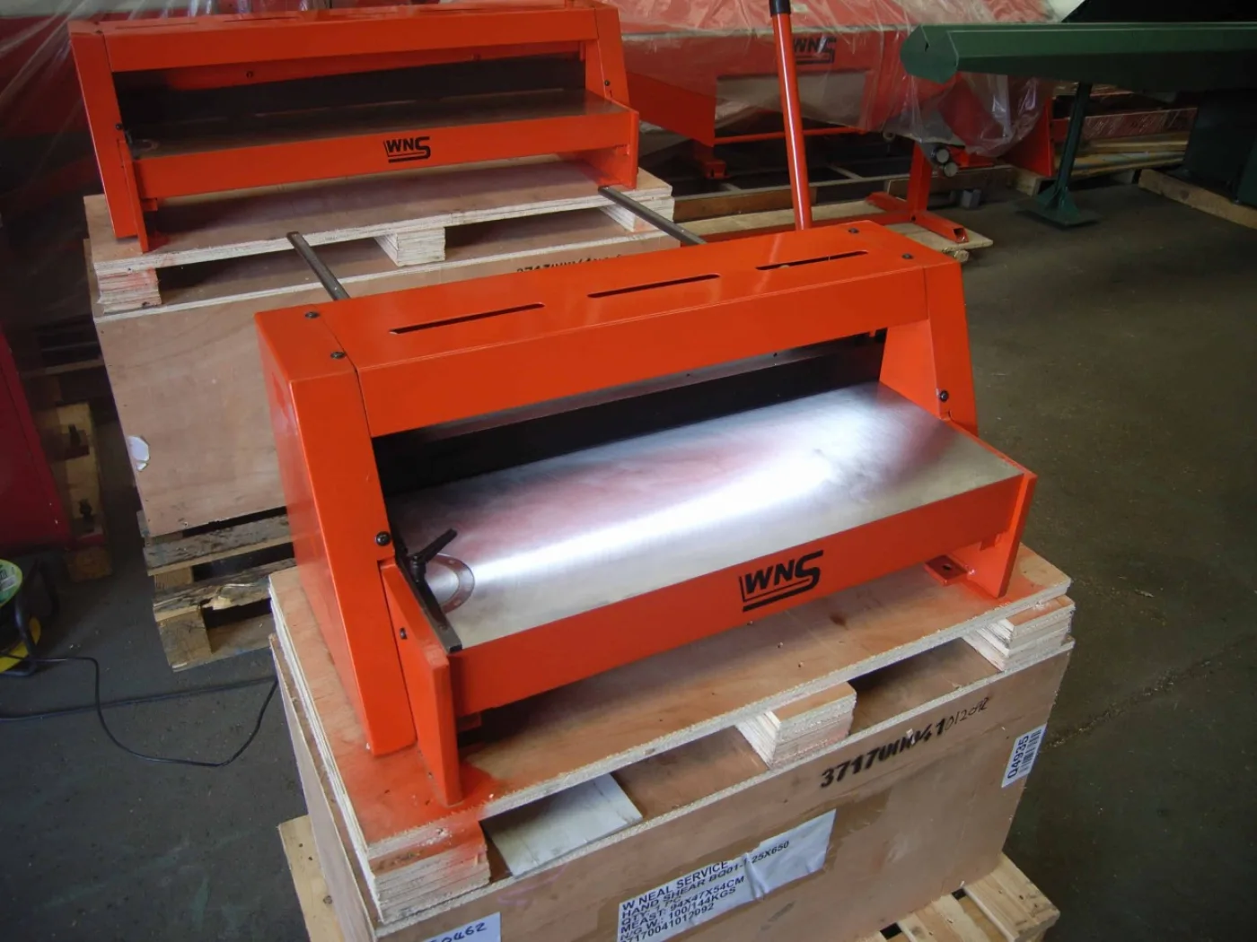 WNS Lever Guillotine 650mm x 1.25mm Capacity - WNS - W. Neal Services Ltd - 8