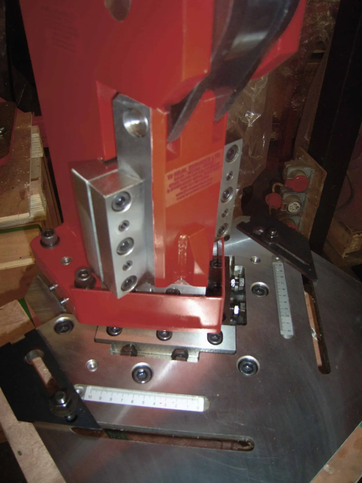 WNS Heavy Duty Corner Notcher 100mm - WNS - W. Neal Services Ltd - 3