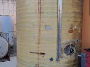 FIBERGLASS TANK BRAND GIMAR CAPACITY LITERS HL 70 ABOUT STORAGE MODEL WITH TOTAL INSULATION, SECOND-HAND EQUIPMENT