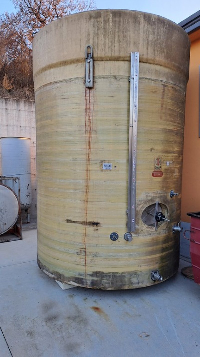 FIBERGLASS TANK BRAND GIMAR CAPACITY LITERS HL 70 ABOUT STORAGE MODEL WITH TOTAL INSULATION, SECOND-HAND EQUIPMENT