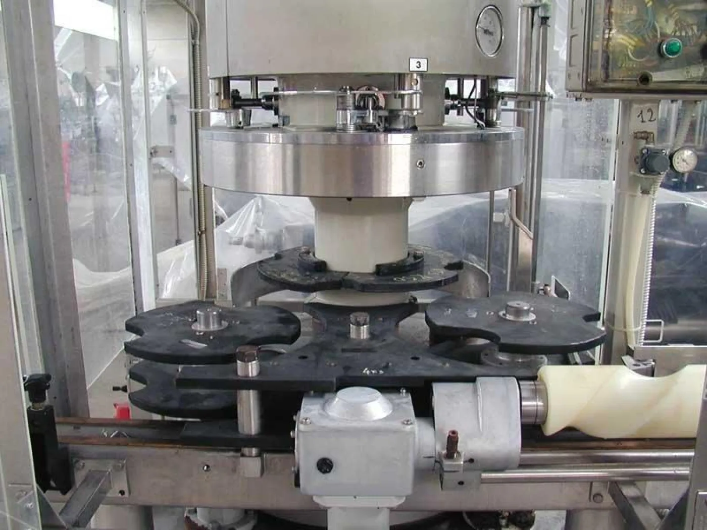 CORKING MACHINE BERTOLASO, 4-HEAD DELTA MODEL FOR NATURAL CORKS, SECOND-HAND MACHINE - 2
