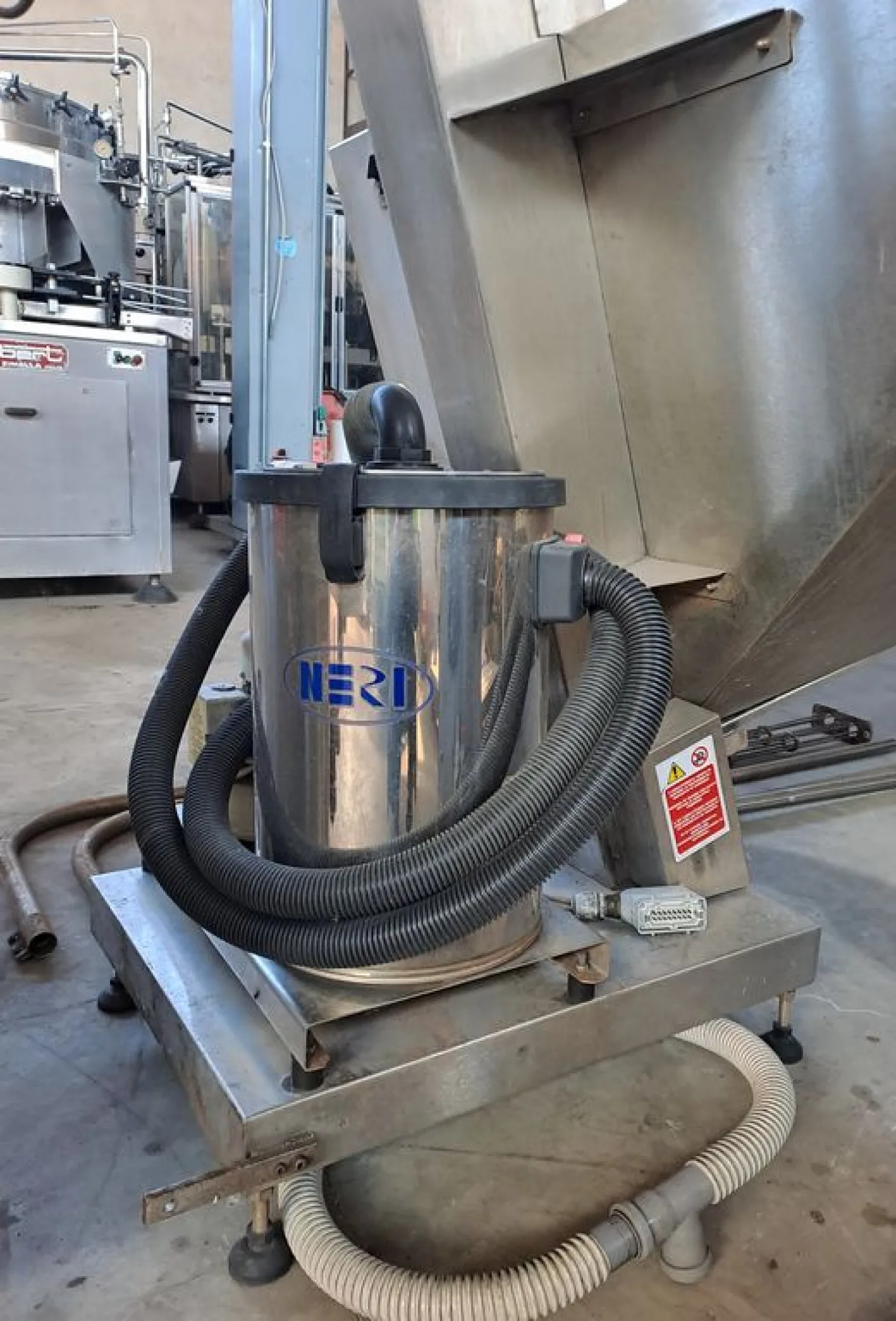 MBF 12-HEAD CORKING MACHINE FOR MUSHROOM AND NATURAL CORKS, MODEL CORKMATIC R/S, WITH NERI CAP FEEDER, USED MACHINE - 4