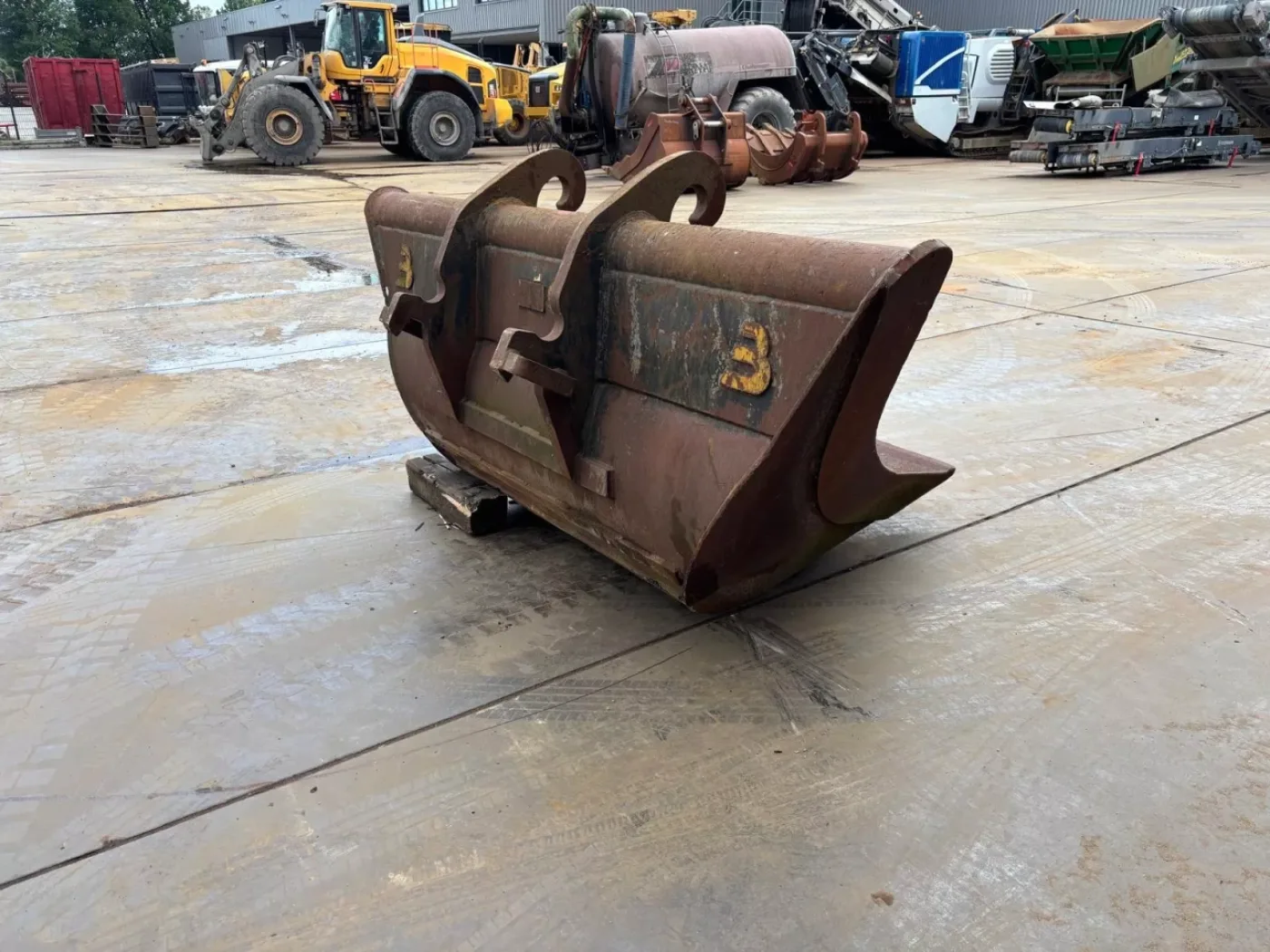 Trapezoidal bucket CW 40 - 5