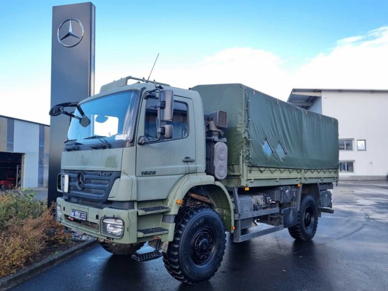 Mercedes Benz Axor 1829 A 4x4 Pritsche/Plane 3 Stück