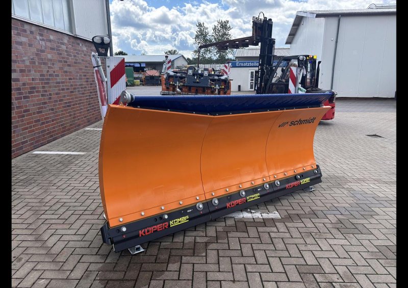 Aebi Schmidt Tarron MS 30.1 - Dreipunktaufnahme