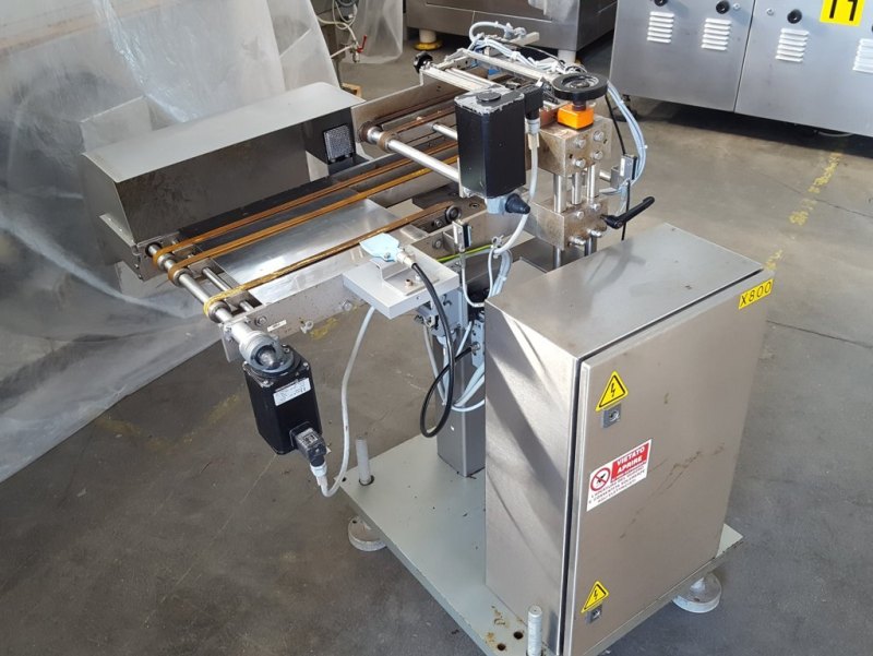 NASTRINO CONVOGLIATORE IN ACCIAIO INOX MOTORIZZATO