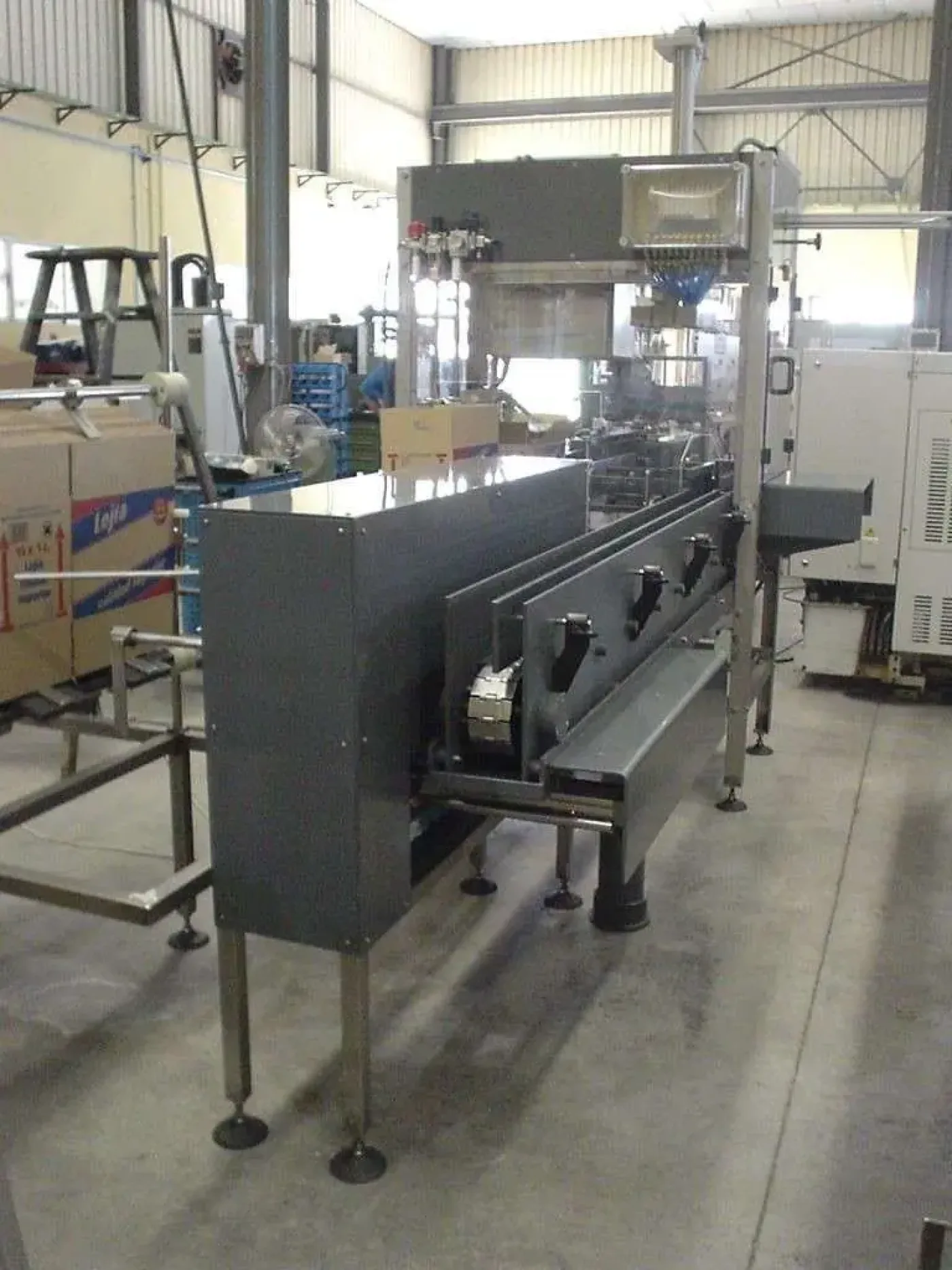 USED BOX FORMING, PACKAGING AND SEALING MACHINE - 6