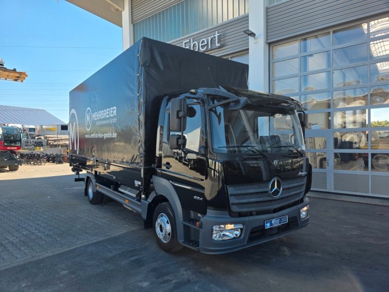 Mercedes Benz Atego 824 L Bär LBW 1.000kg AHK Air Conditioning 3 Sitze