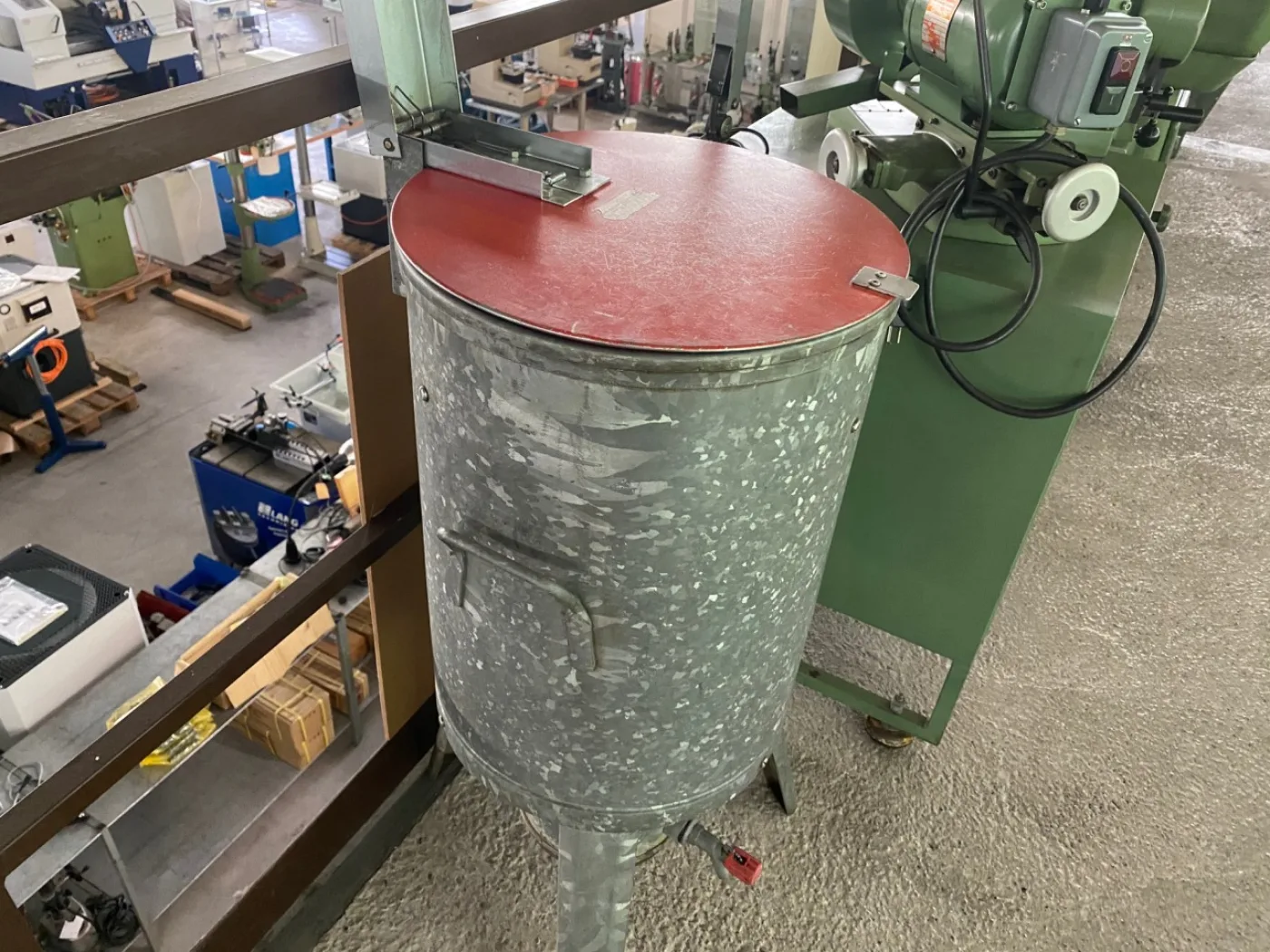RECIPIENT DE LAVAGE “GEIGER” 6460 60 LT. - 1