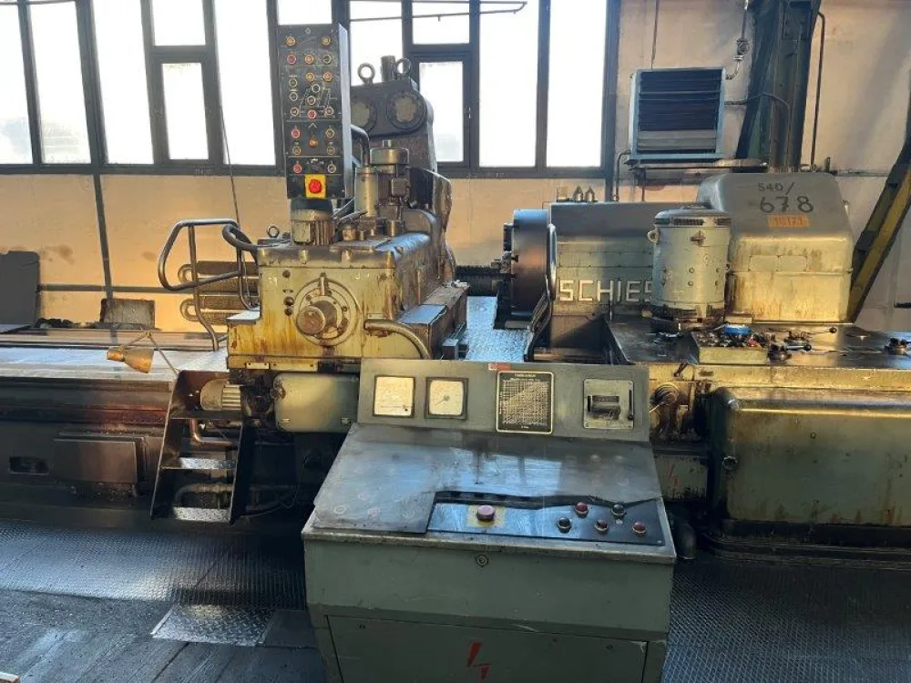 Horizontal gear hobbing machine – SCHIESS RFW 10