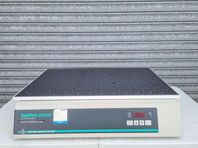 Eppendorf New Brunswick Innova 2300 Benchtop Open Air Shaker