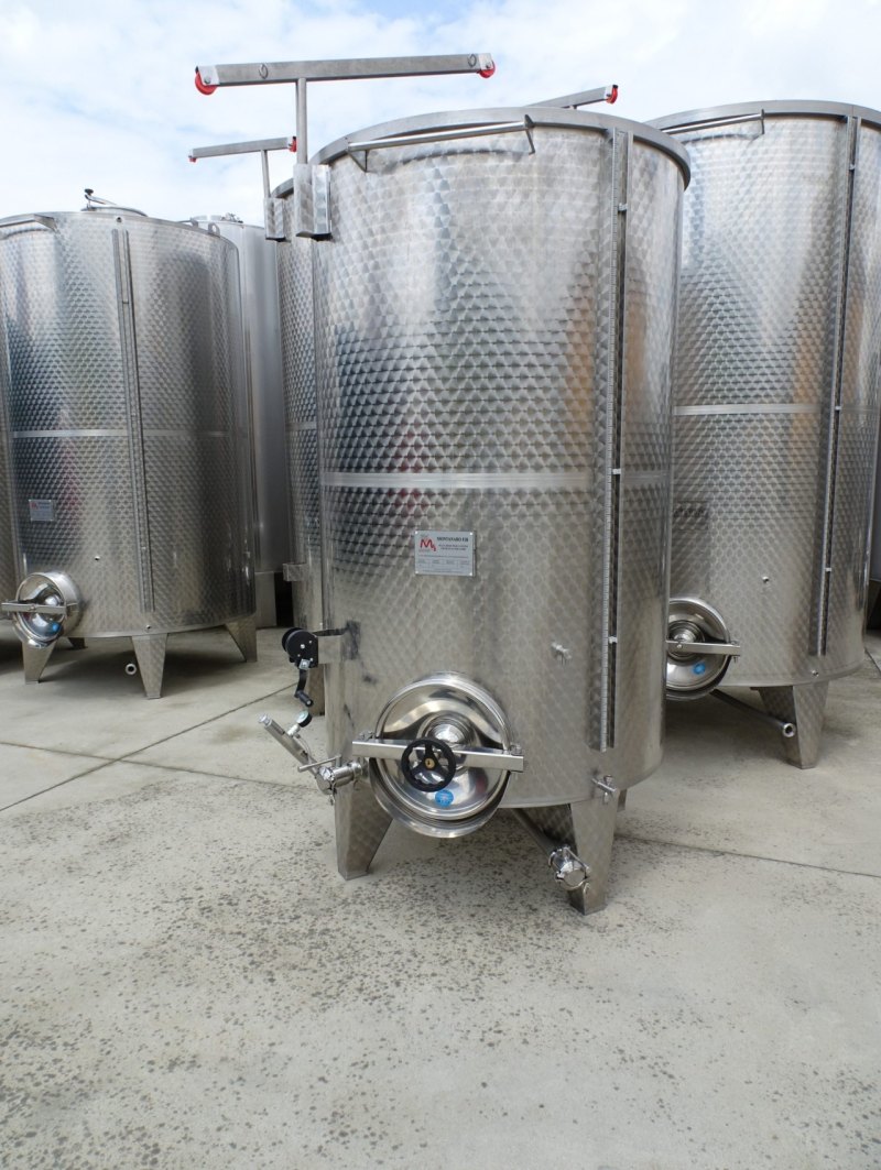 STAINLESS STEEL CAPACITY LITERS 3000 PNEUMATIC FLOATING LID MODEL CONICAL BOTTOM NEW EQUIPMENT