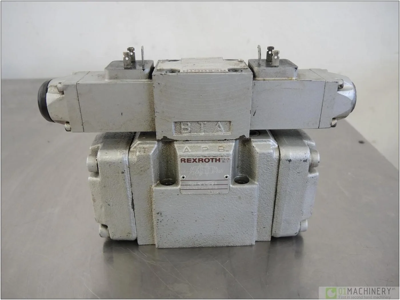 1990 REXROTH 4WE6J52/A-G24NZ4 B12 AI1749 - 3