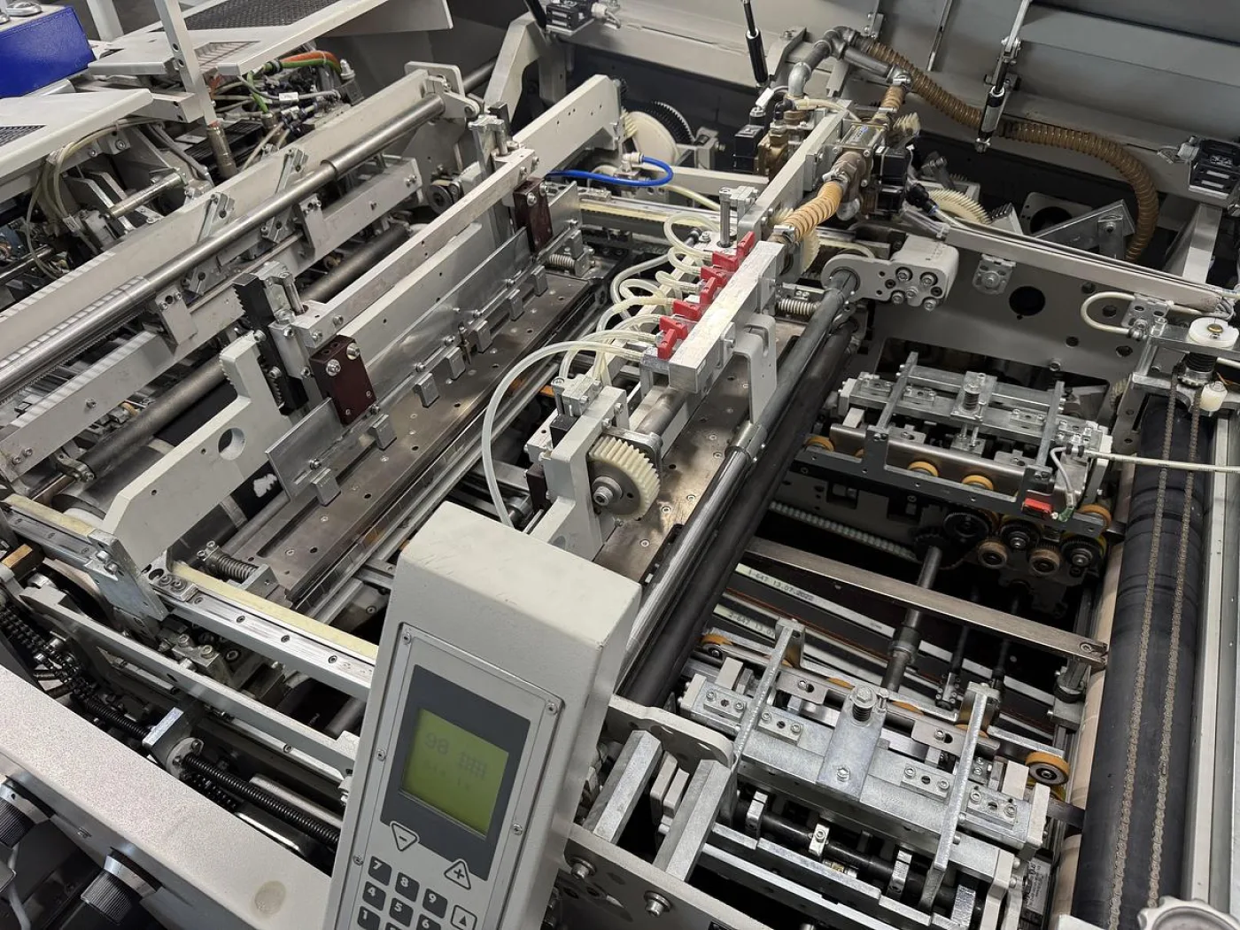 KOLBUS DA 260 mit Pappenschneideinrichtung PS - 8