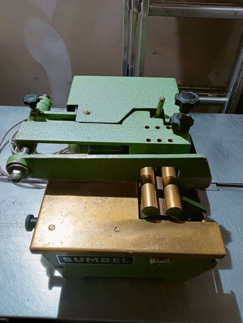 Kantenanleimmaschine Sumbel Perkeo 90