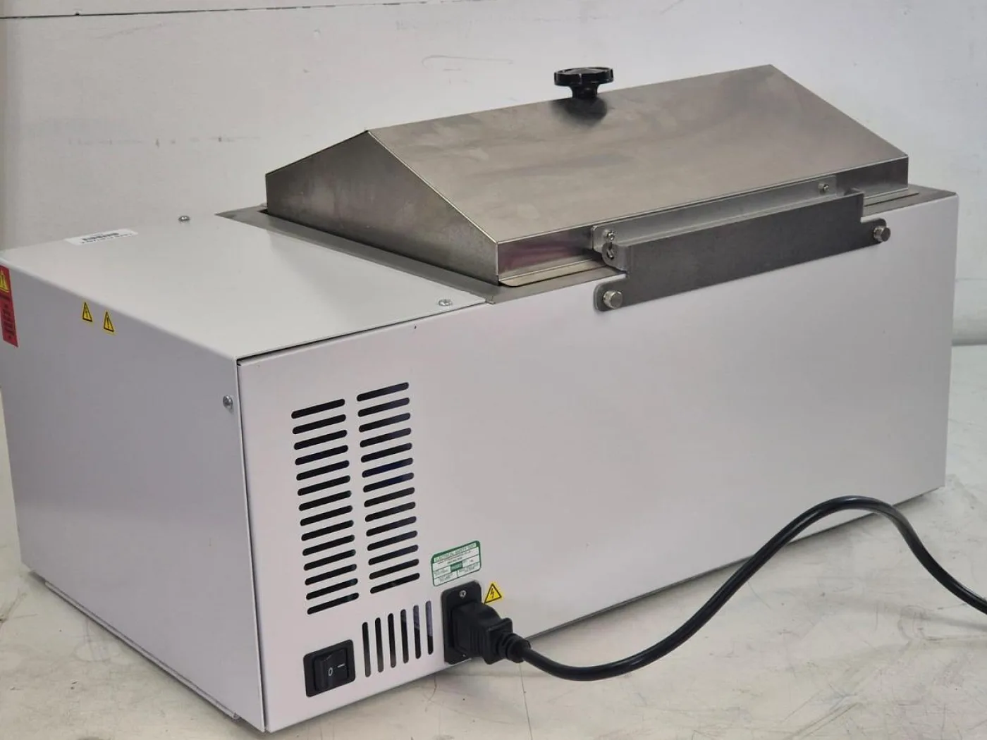 Thermo Scientific CIR19 Circulating Bath - 4