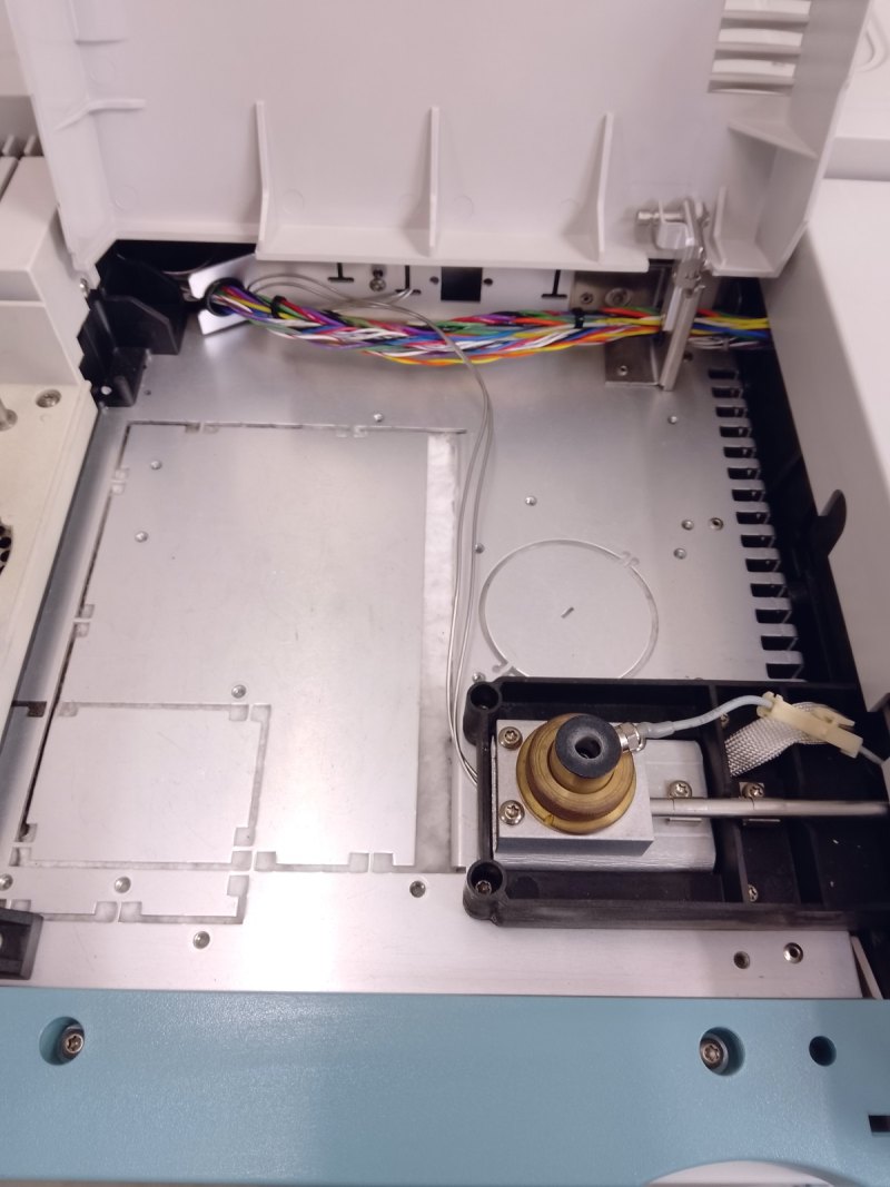 GAS CROMATOGRAFO – HEWLETT PACKARD – MOD. HP 6890 SERIES
